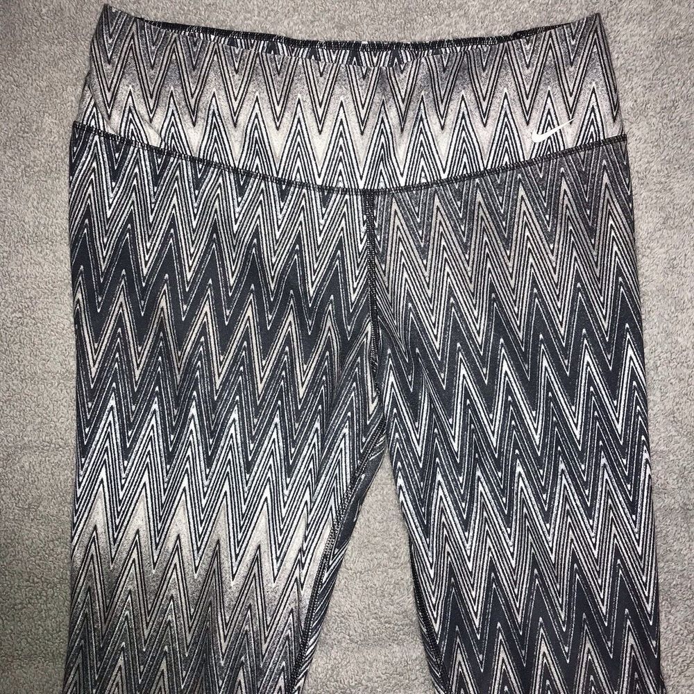 Womens Nike‎ Dri- Fit Leggings Size Large Athletic Running Pants Black Gray - Picture 4 of 11